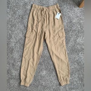 Light weight beige cargo pants